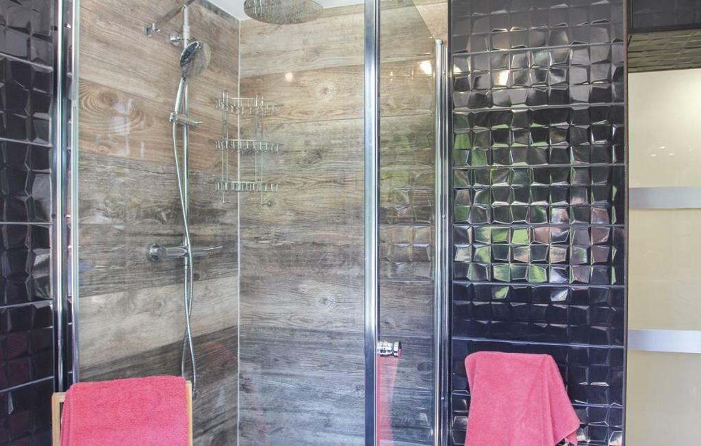 Maison 4 Etoiles Et Studio 3 Etoiles Independants Avec Piscine LʼIsle-sur-la-Sorgue Eksteriør billede